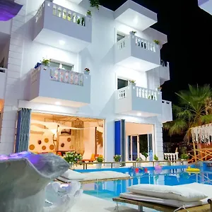 Relax 4*, Ksamil Albanien